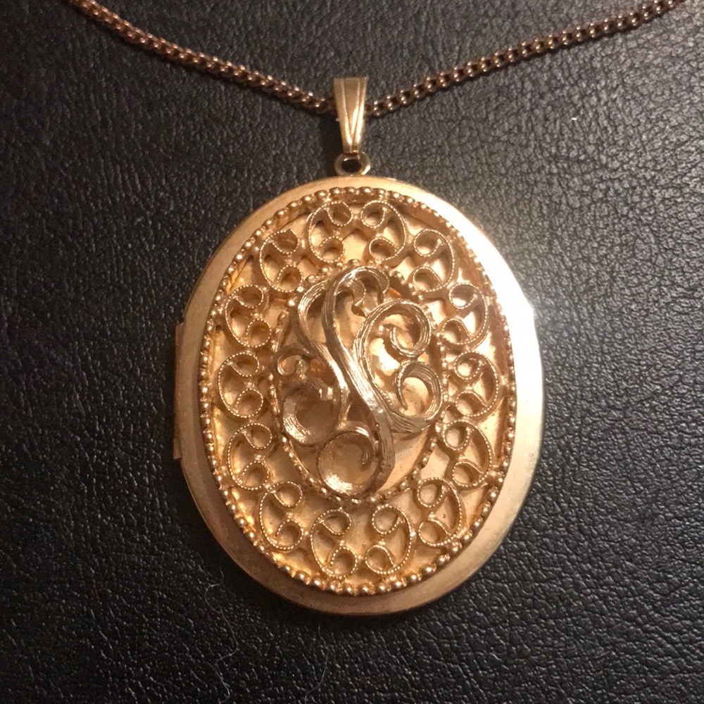 Vintage Park Lane Gold filigree locket